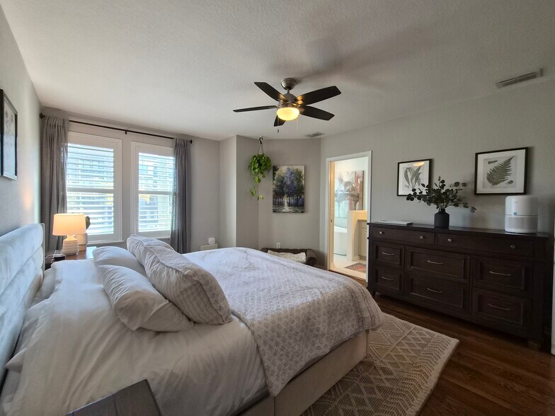 Building Photo - 2311 W Morrison Ave