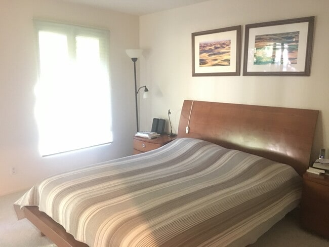 Building Photo - 3br/1.5ba Meadows of Terra Linda Townhouse...