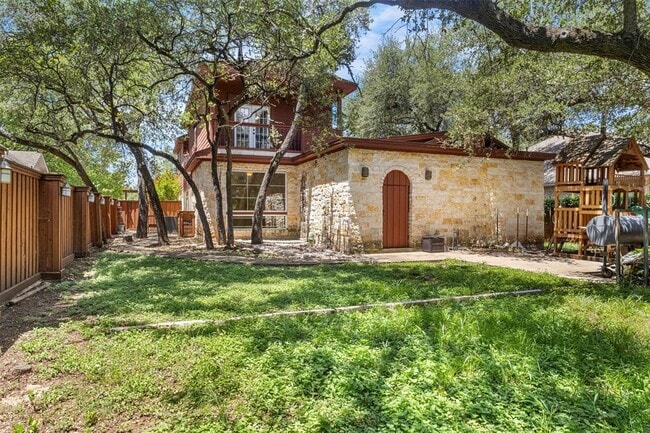 Building Photo - 216 N Mt Rushmore Dr