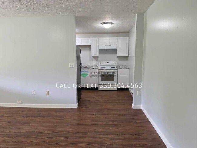 Building Photo - 1111 N Elm St