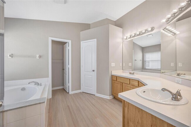 Building Photo - 30435 Annadale Dr