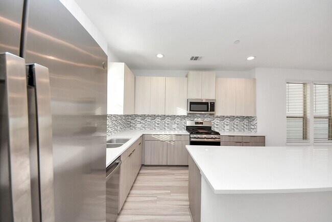 Building Photo - 18716 Centro Main St