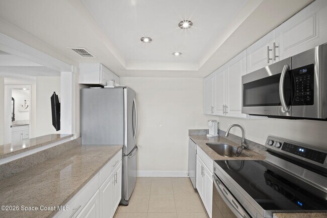 Building Photo - 1011 S Miramar Ave