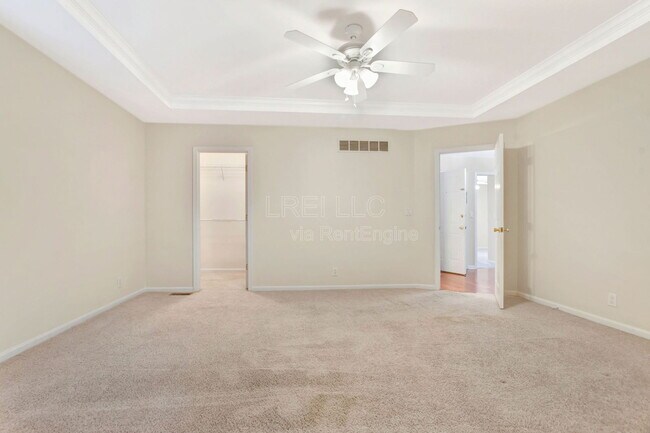 Building Photo - 8405 Hurstbourne Woods Pl