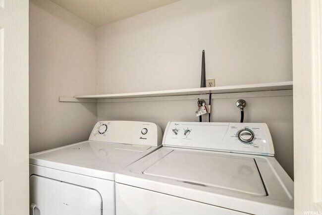 Building Photo - AWESOME GROUND FLOOR CONDO IN OREM