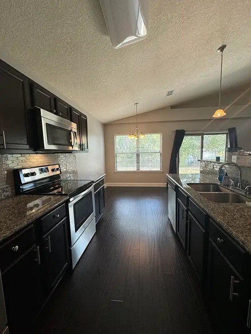 Building Photo - 9636 Seafarer's Way