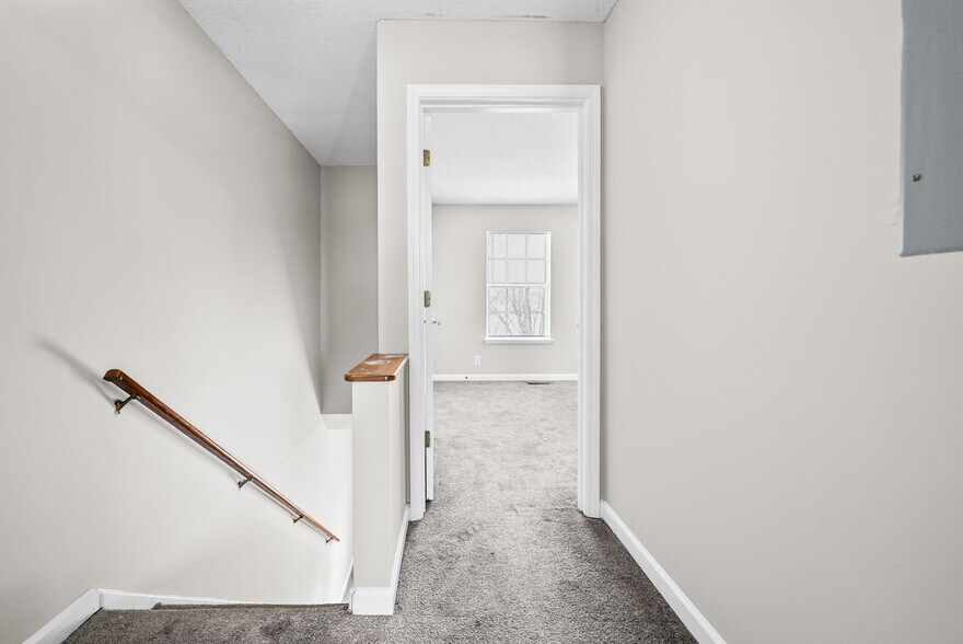 Building Photo - 280 Timber Court Dr