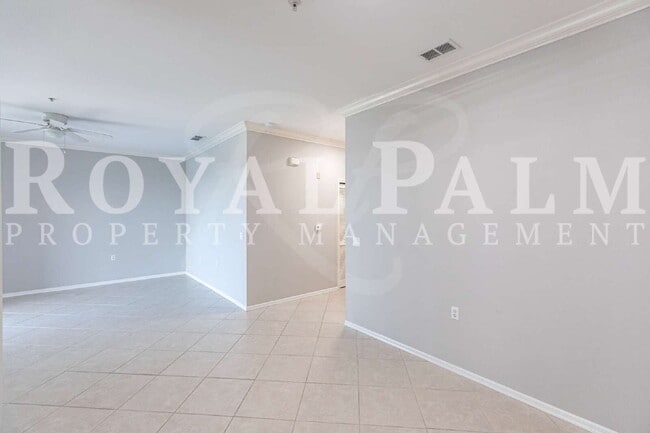 Building Photo - Swipe Right on This Estero 2-Bedroom Condo — Elevator Access + $500 Off If You Apply Before FEB 28!