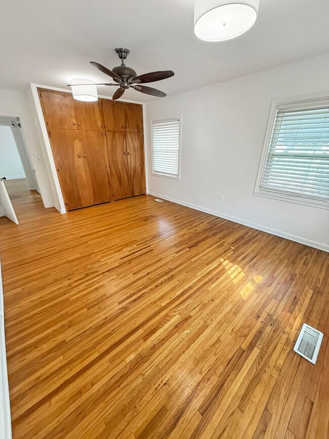 Building Photo - Charming West Tulsa Bungalow with Detached Garage and Hardwood Floors