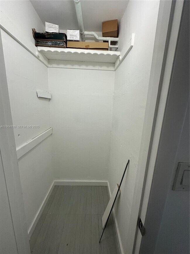 Building Photo - 3000 Marcos Dr