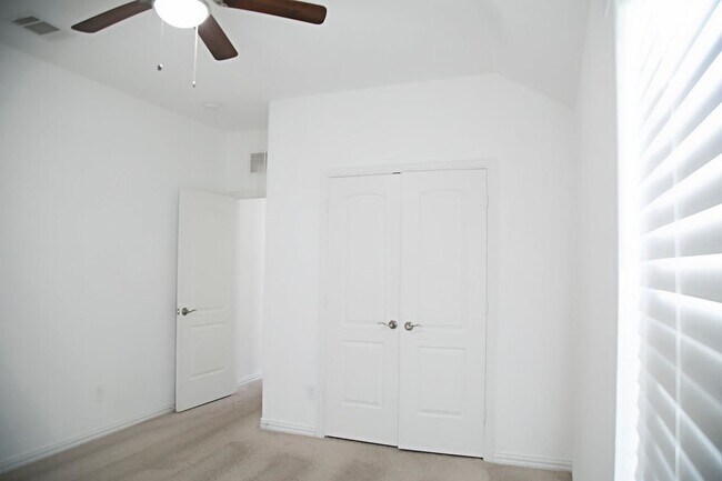 Building Photo - 8121 Belgian Blue Ct