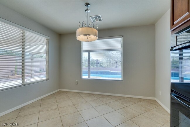 Building Photo - 2609 Chateau Clermont St