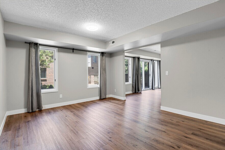 Building Photo - 6435 S Dayton St