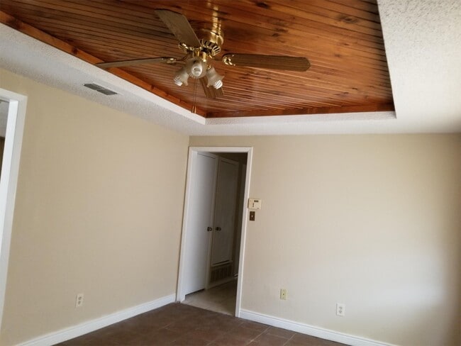 Building Photo - 610 E Water St