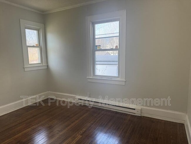 Building Photo - 117 Pierpont St