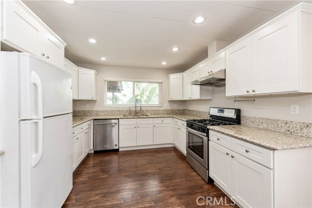 Building Photo - 2110 E North Redwood Dr