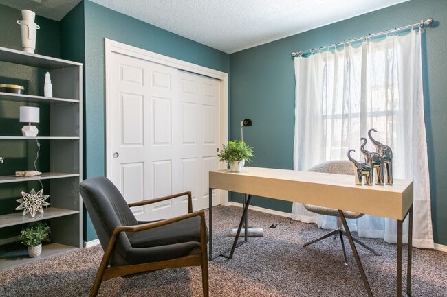 Building Photo - North Valley Townhome