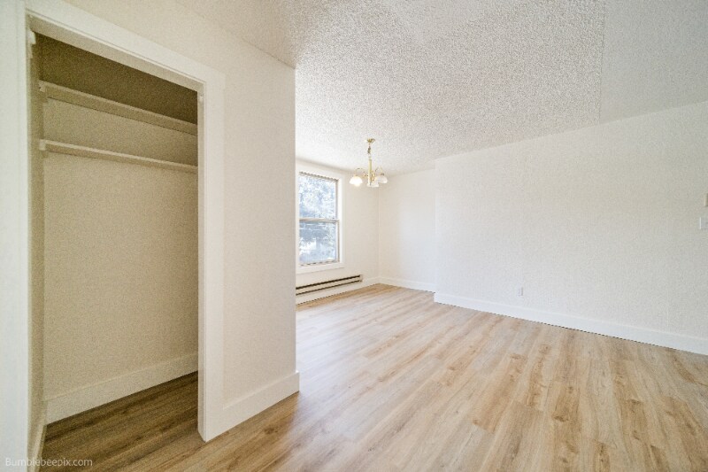 Building Photo - 725 2nd St