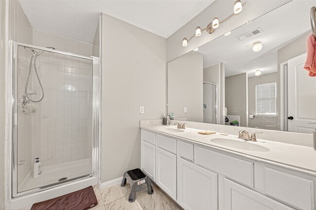 Building Photo - 17522 Coventry Squire Dr