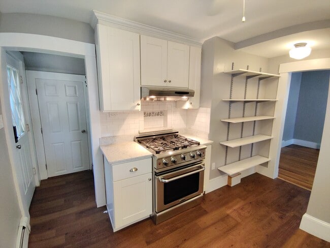 Building Photo - 162 Elmwood Ave