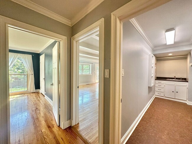 Building Photo - Spacious 4 Bedroom in the Heart of Tyler! Available Now!