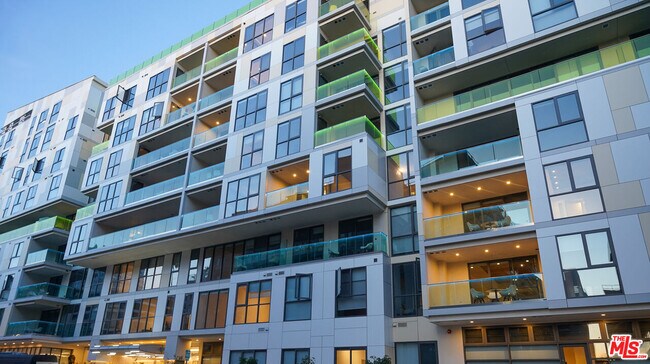 Building Photo - 414 N Orange St