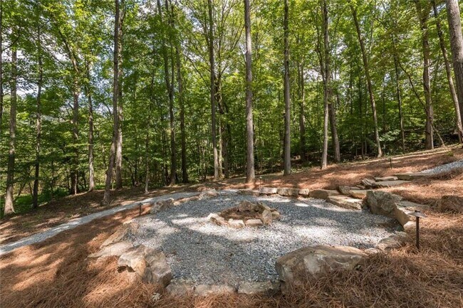 Building Photo - 402 Timberview Trail