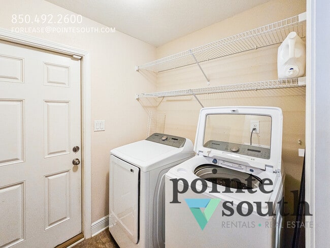 Building Photo - 6305 Parakeet Trail