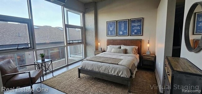 Building Photo - 100 W Fifth St