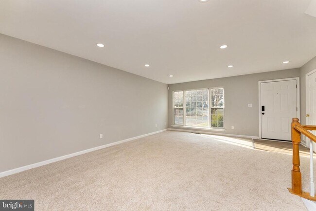 Building Photo - 4869 Benecia Ln