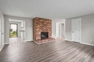 Building Photo - 5660 SW 180th Ave