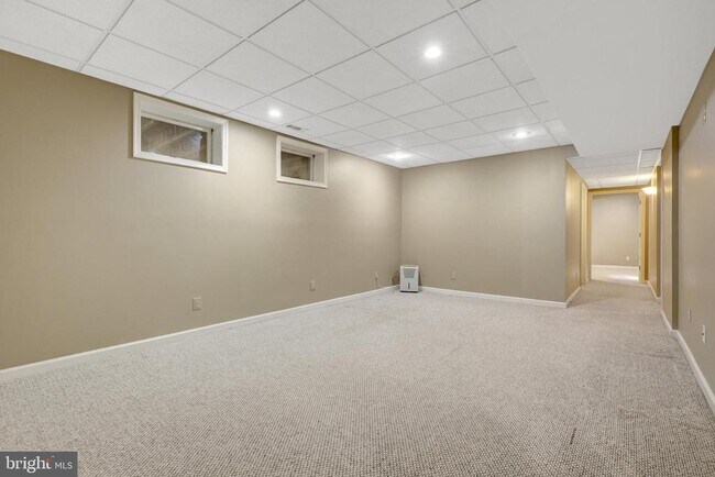 Building Photo - 47001 Smithwood Ct