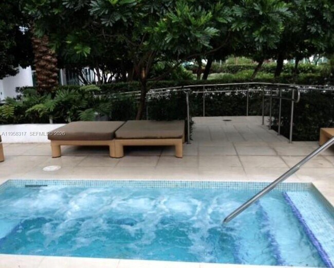 Building Photo - 951 Brickell Ave