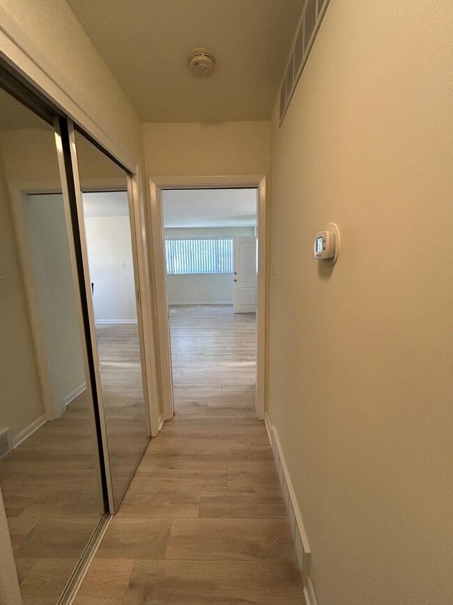 Building Photo - 523 Donna Cir