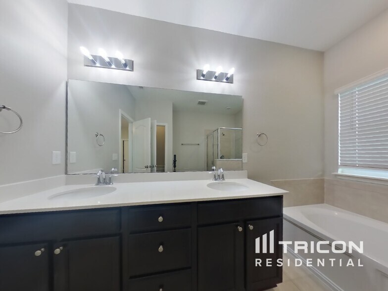 Building Photo - 164 Bloomfield Wy