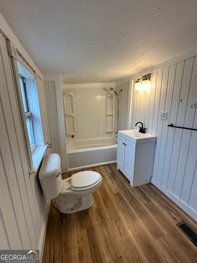 Building Photo - 55 Bowdon St