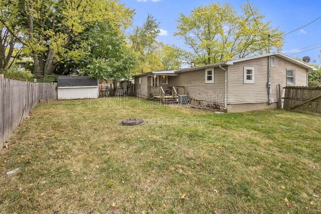 Building Photo - 902 Eastwich Dr