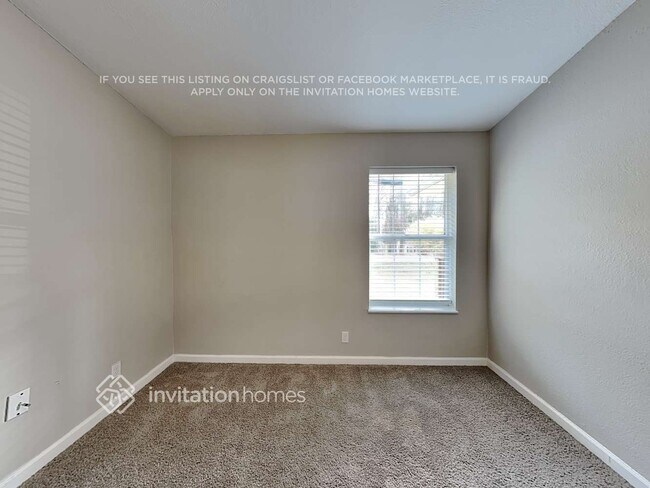 Building Photo - 738 Sheppard Rd