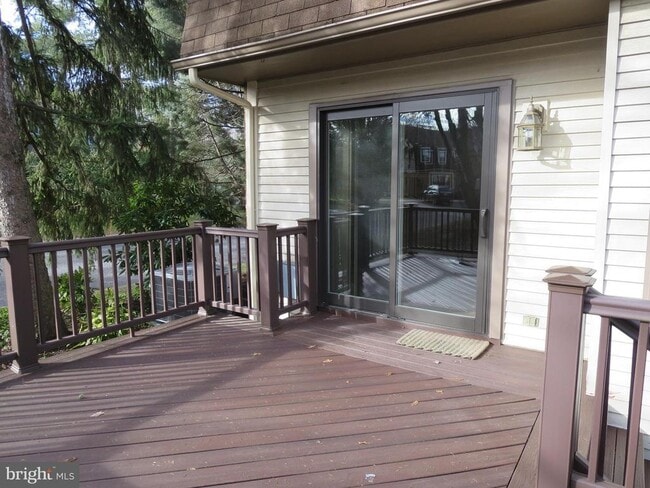 Building Photo - 32 Crofton Commons