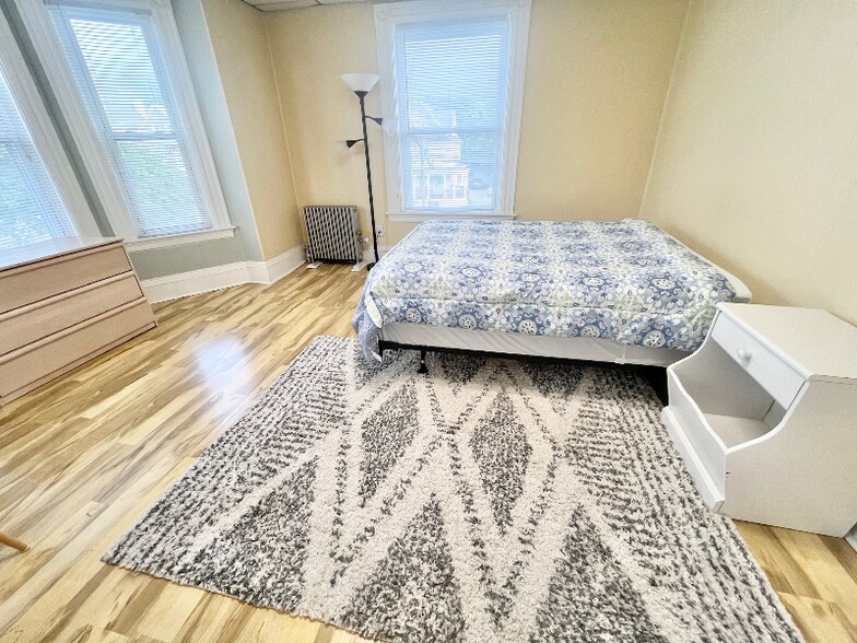 Primary Photo - 205 Washington Ave