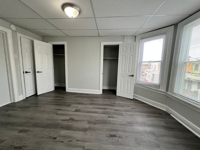 Building Photo - Refreshed 3BR/1BA Cozy Home with Porch & Fenced Yard!