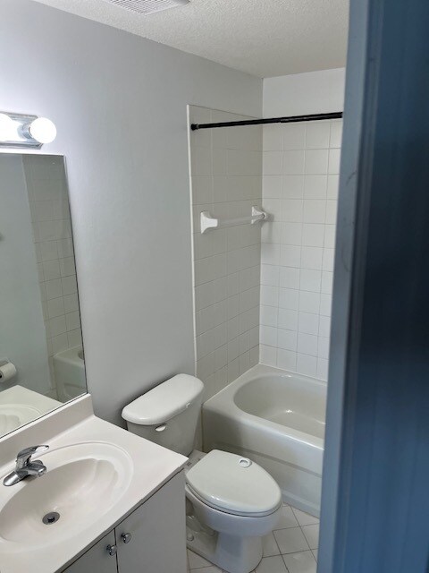 Building Photo - 2651 SE 12th Rd