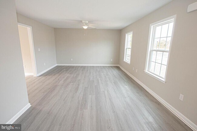 Building Photo - 242 Morgans Ct