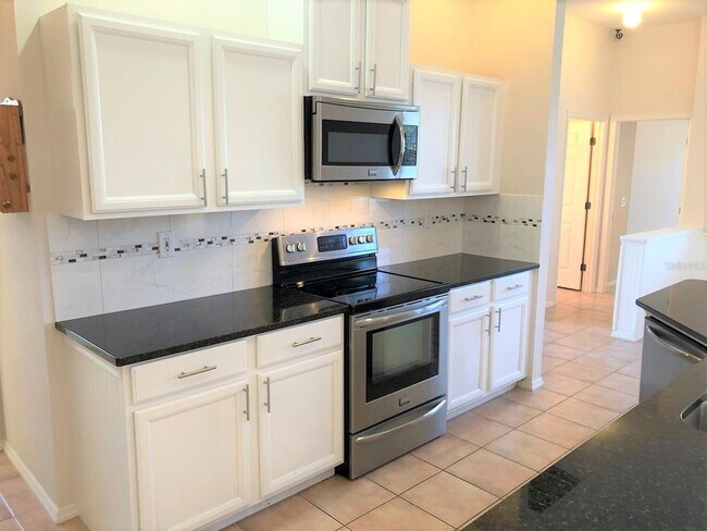 Building Photo - 4200 Tennyson Way