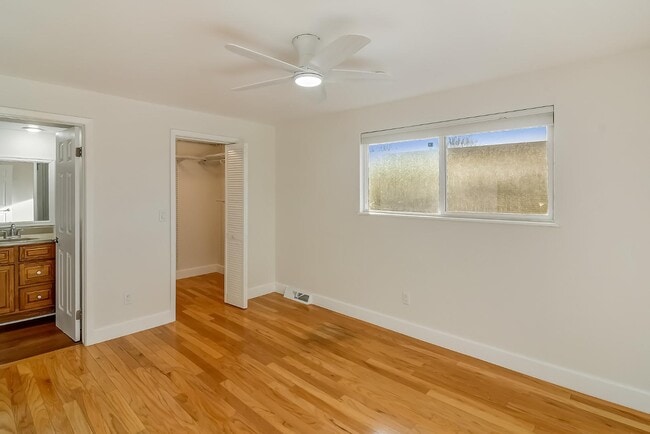 Building Photo - 5004 E Hinsdale Pl