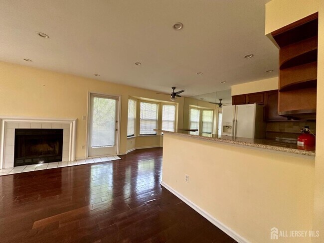 Building Photo - 435 Meade Ct