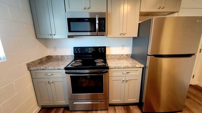 Building Photo - 118 N Old Church St