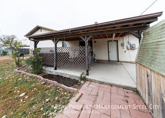 Building Photo - Spacious 5-Bedroom Home with Solar Panels ...