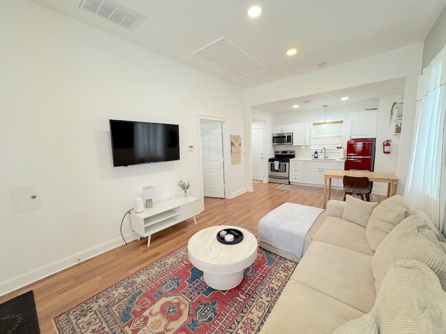 Building Photo - 2108 Burroughs St