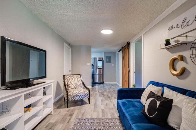 Building Photo - Beautifully Updated Home with Modern Amenities and Extra Space!